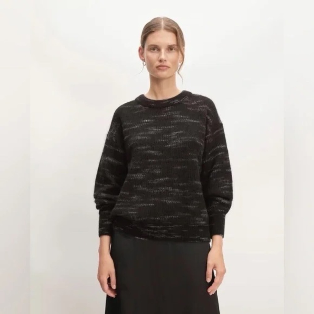 Everlane Cocoon crew neck alpaca sweater in black heather